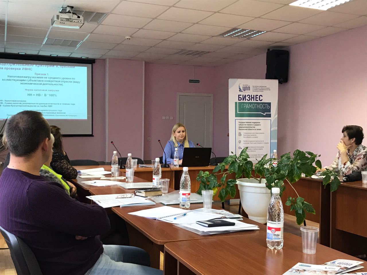 Профессиональные грузчики. Без проверок сб. Служба безопасности компании. Шарапово сберлогистик. Складской комплекс леруа мерлен.